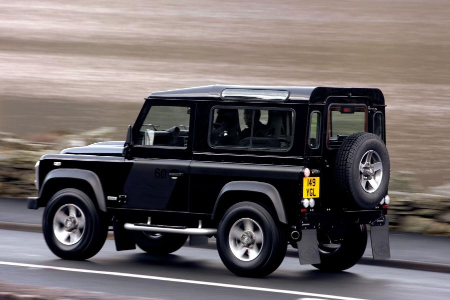  Land Rover Defender SVX 60th Anniversary Edition 2008 года  (фото 26 из 35)